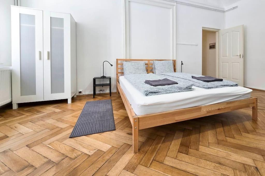 Seventh Sense Apartment Budapest Bagian luar foto