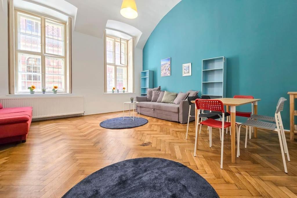 Seventh Sense Apartment Budapest Bagian luar foto